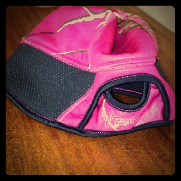 Pink Camouflage Shirt with Matching Hat Mossy Oak - Picture 5 of 7